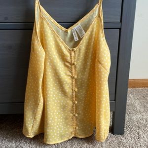 Yellow bottomed tank top with star pattern